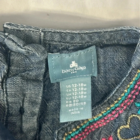 GAP - long sleeve denim style dress with embroidered flowers. Size 12-18 months - Picture 2 of 4